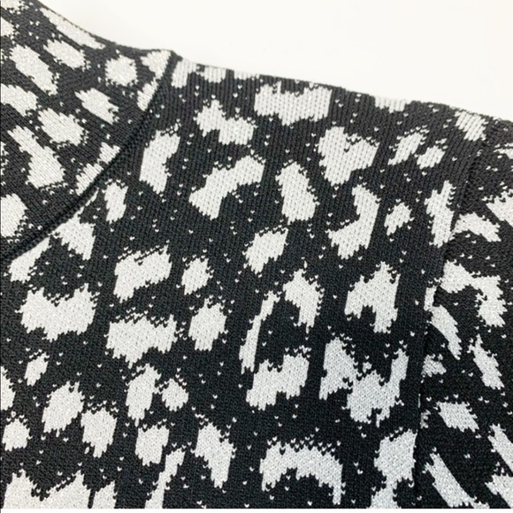 Michael Kors - Leopard Sweater - Size Medium - Picture 3 of 4